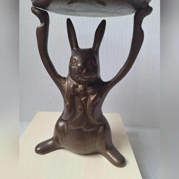 Vintage Brass Rabbit Butler Holding Display Tray | Gold Bunny with Dish . - Picture 2 of 6